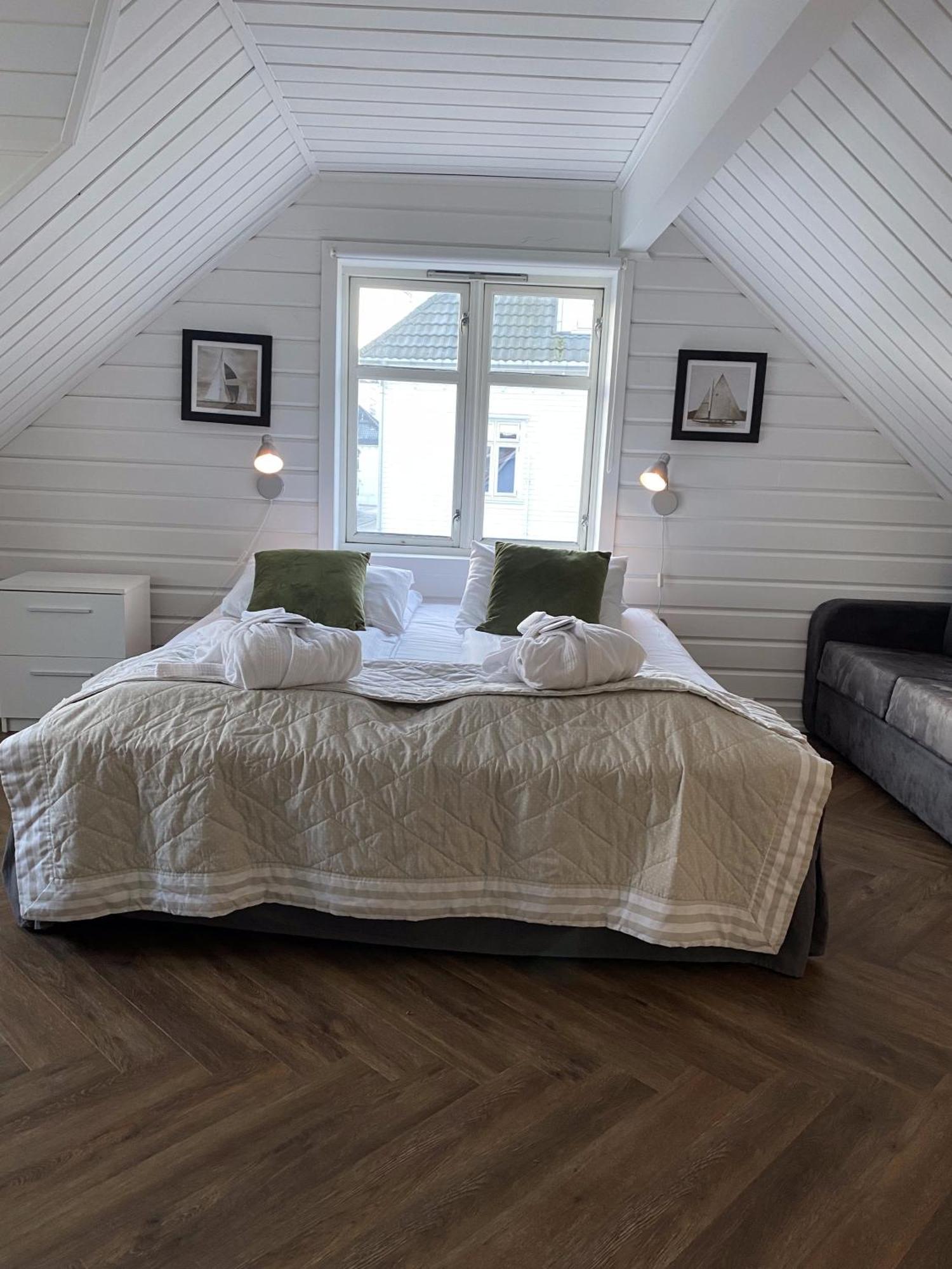 Enter Tromso - Luxury 4 Bedroom Apartment Kültér fotó